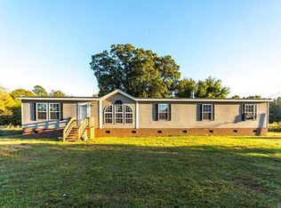 275 Carousel Ln, Waverly, VA 23890
