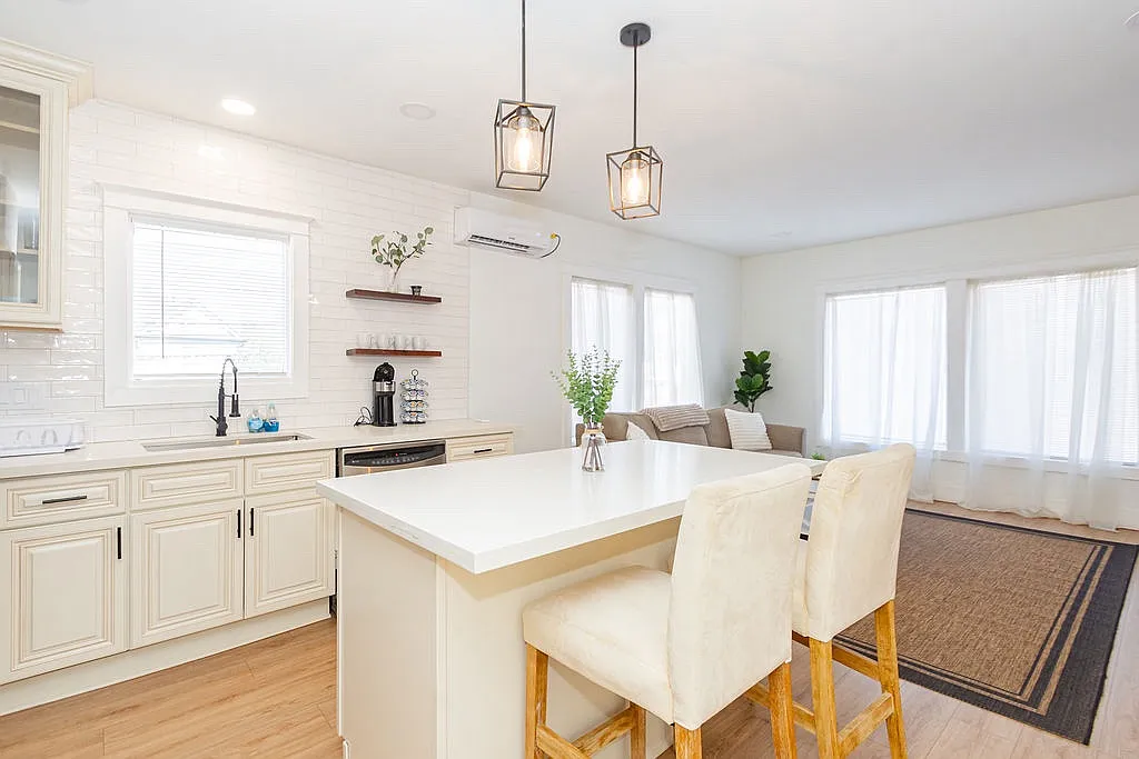 1 bed, 800 sqft, $1,849 — Photo 2