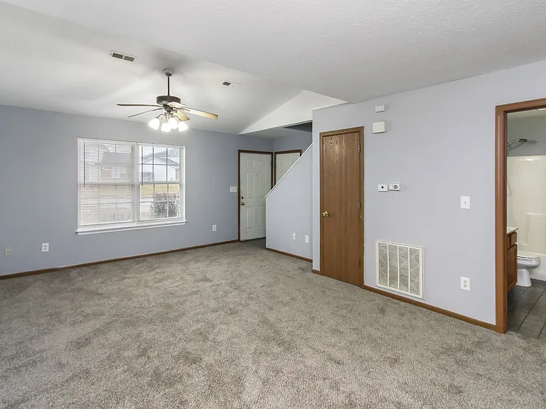 108-110 Elk Dr — Photo 16