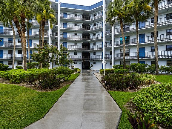 2nd image of 4640 Lucerne Lakes Boulevard W #404