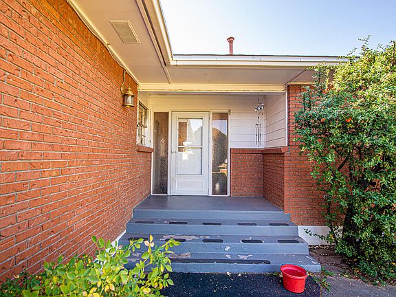 2nd image of 1515 Silk Ln