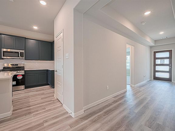 4th image of 5818 Capri Forest Drive