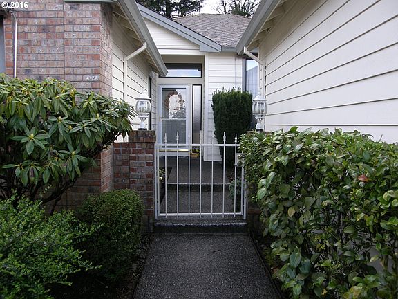 2nd image of 2815 SE Spyglass Dr