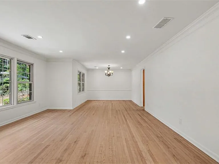 3582 Cloudland Dr — Photo 25