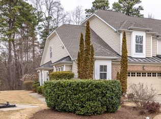 1060 Kingston Grove Dr, Cary, NC 27519