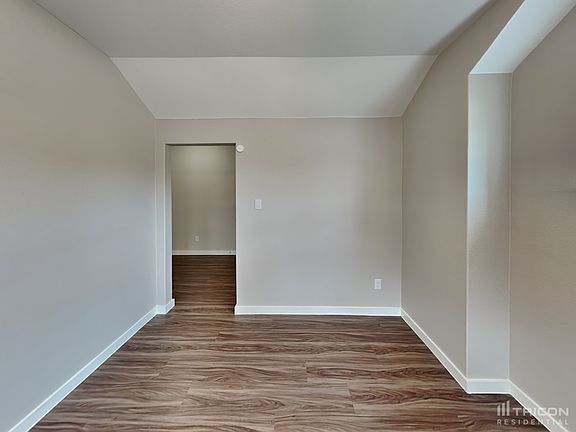 4th image of 214 Greenhill St