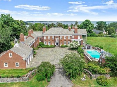 124 Old Battery Road, Bridgeport, CT, 06605