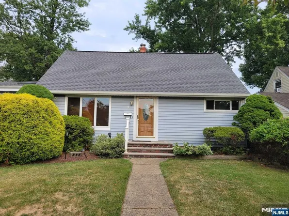 4 Yolanda Pl, Lodi, NJ 07644