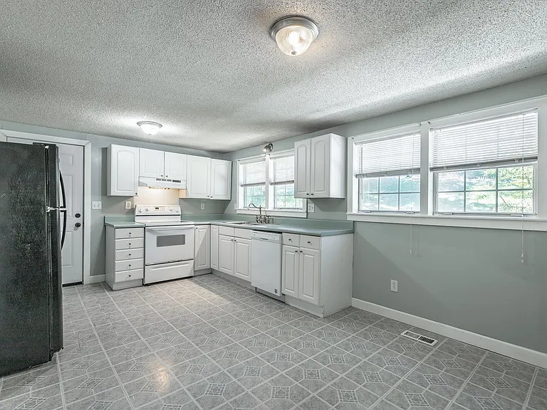 3508 Myrtle Ave — Photo 7