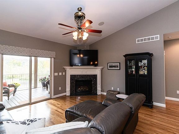 3rd image of 3883 Dorisway Dr
