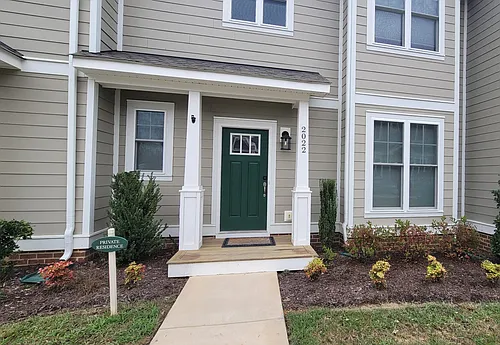 2022 Holmes Ct E Photo 1