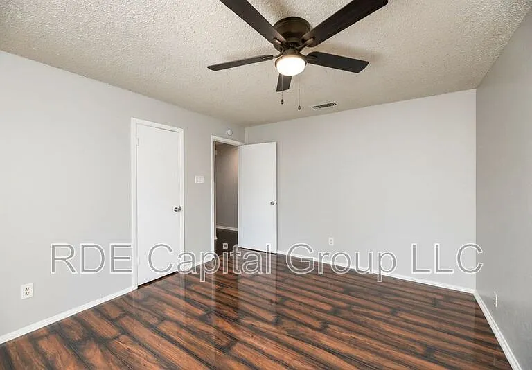 8013 Emerald Hills Way — Photo 13