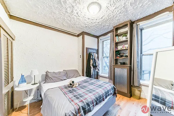 Rented by Wave Real Estate Group | media 38