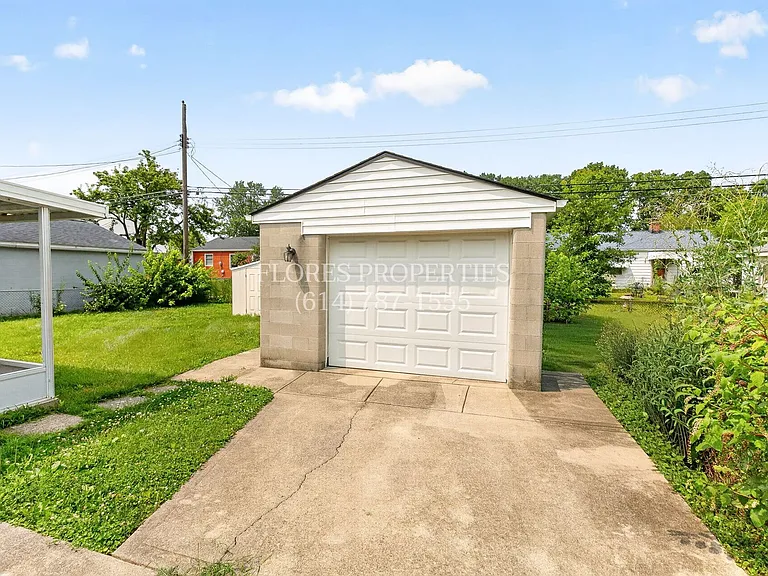 1136 Pauline Ave — Photo 6