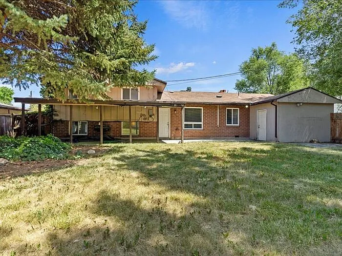 1376 E Greenfield Ave — Photo 15