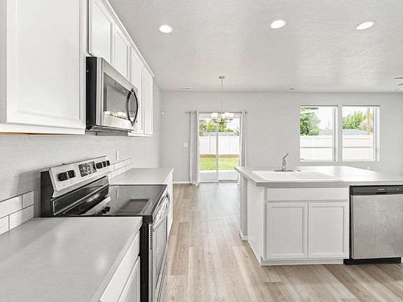 3rd image of 2401 Dorset Ct