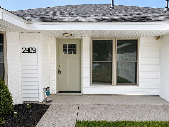 2nd image of 2909 Laurie Ln