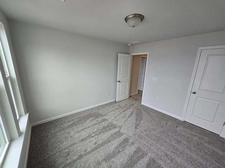 611 Glen Clova — Photo 15