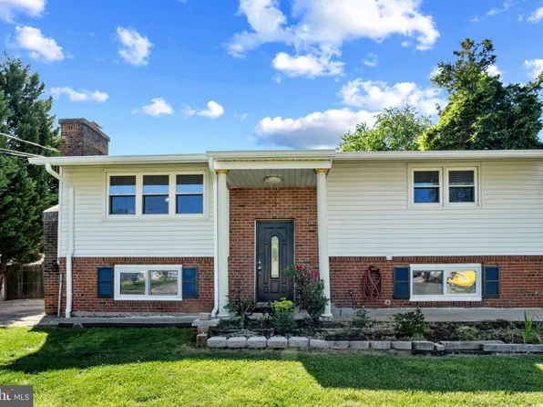 17849 Curtis Dr, Dumfries, VA 22026