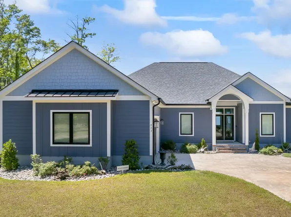 973 Becton Rd, Havelock, NC 28532