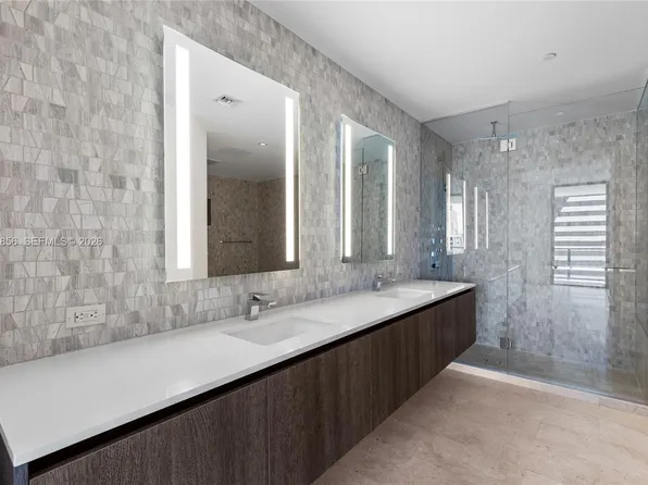 88 SW 7th St APT 904, Miami, FL 33130