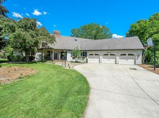 51460 Turnwood Ln, Granger, IN 46530