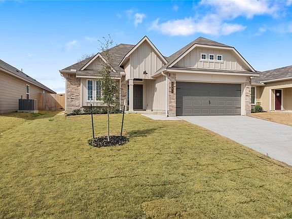 3rd image of 5661 Fox Bluff Dr