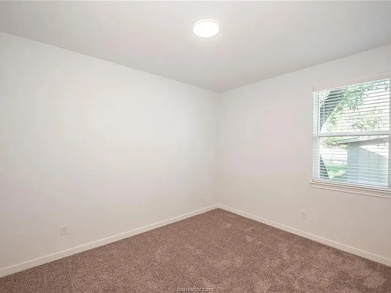 603 N Echols St — Photo 8