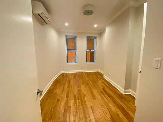 Rented by Lang Realty LLC | media 8