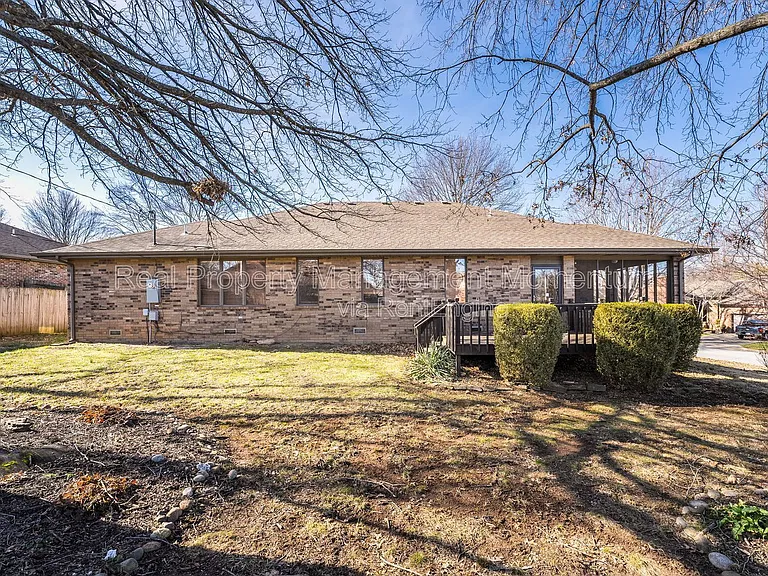 1868 S White Oak Ave — Photo 34