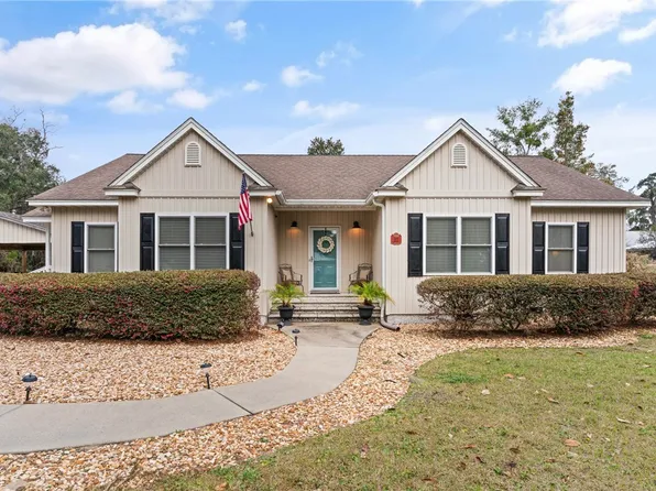 402 Houston St, Darien, GA 31305