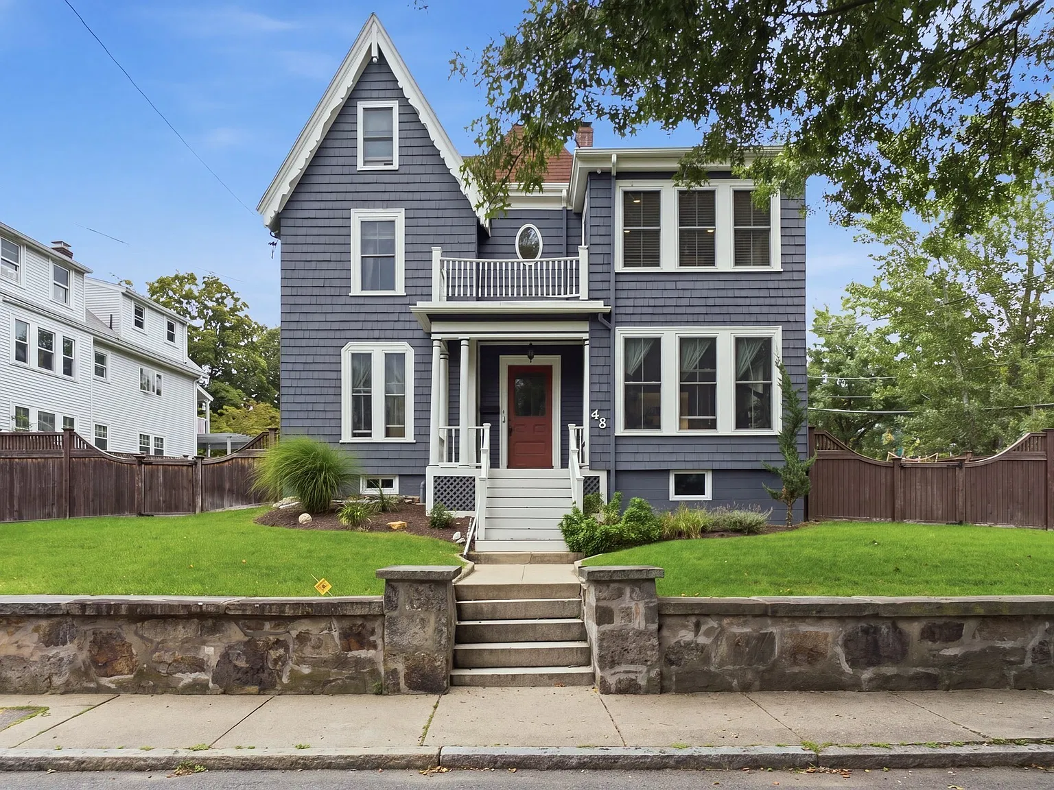 3 bed, 1.0 bath, 1100 sqft, $3,200 — Photo 1