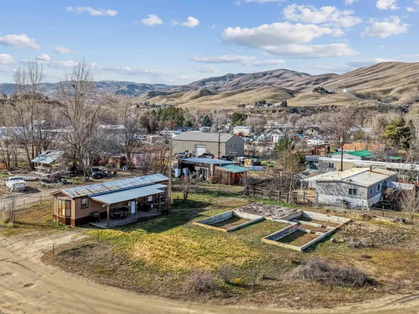 131 Adams St, Horseshoe Bend, ID 83629