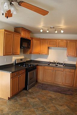4th image of 3923 E Washington St