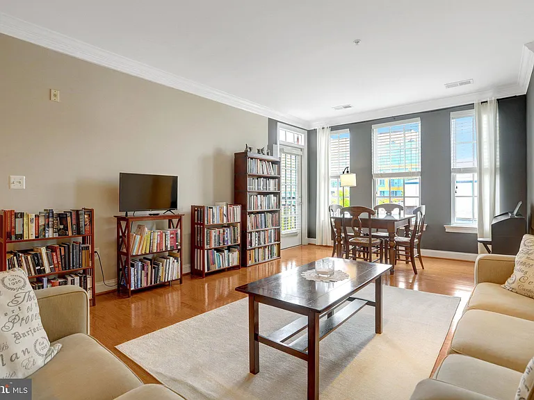 1023 N Royal St #312 — Photo 6