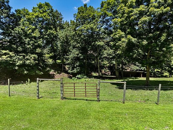 4th image of 398 Penvir Rd