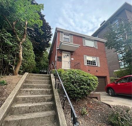3rd image of 422 N Chestnut St