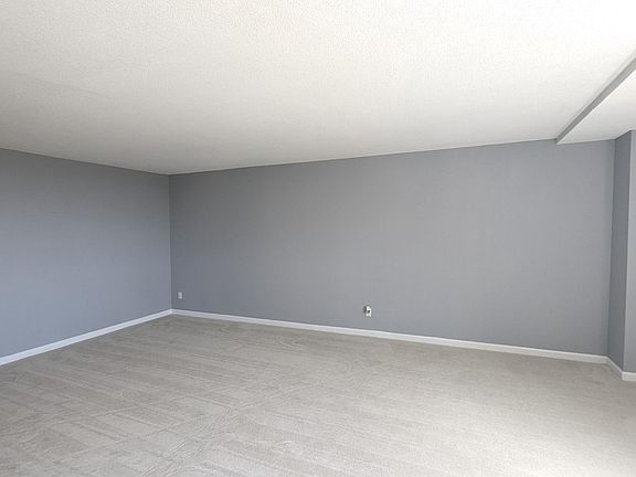 5th image of 501 Slaters Ln APT 1102
