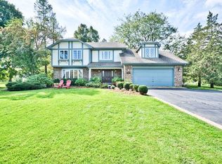 23252 N High Ridge Rd, Barrington, IL 60010