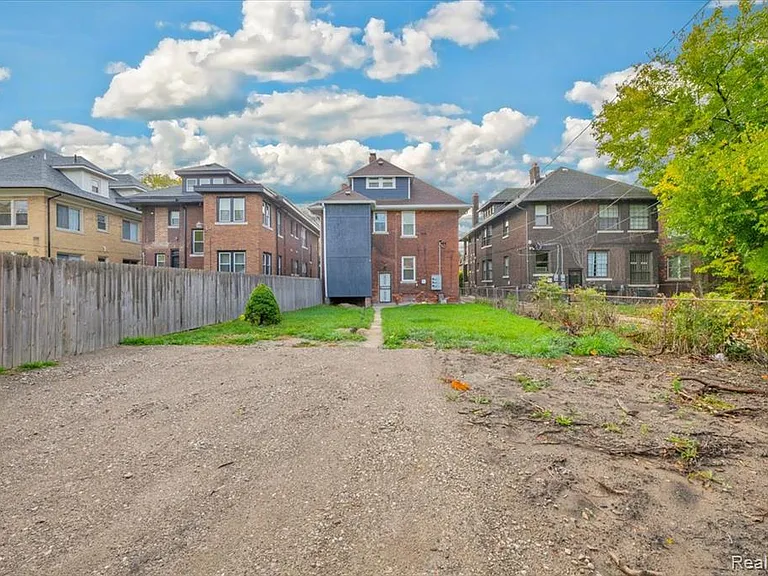 1502 Virginia Park St — Photo 19