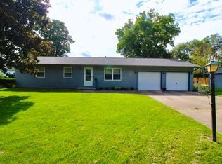 209 S High St, Le Roy, IL 61752