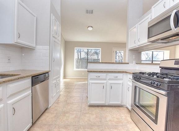 4th image of 500 Bayberry Ct