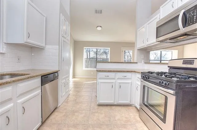 500 Bayberry Ct — Photo 4