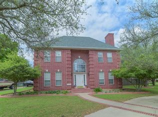 916 Hemphill Dr, Cleburne, TX 76033