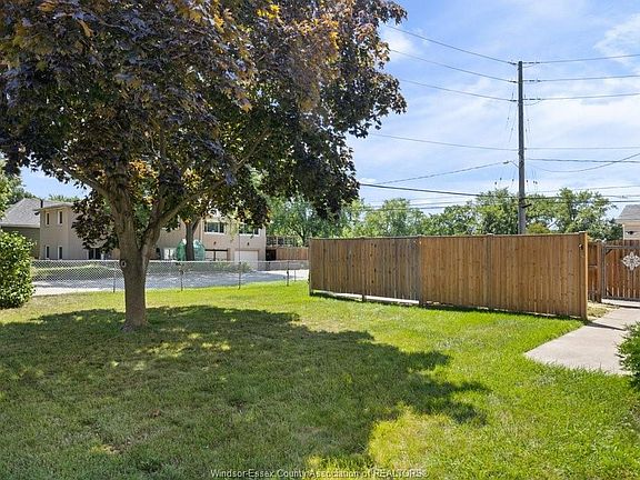 4th image of 1089 Prado Pl