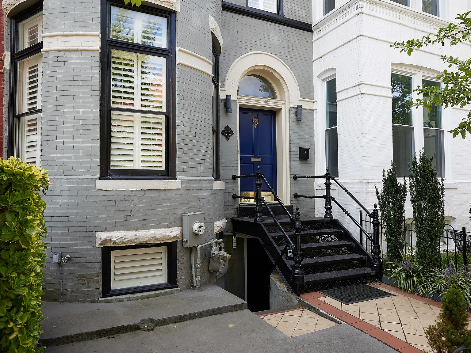 2 bed, 850 sqft, $2,500 — Photo 2