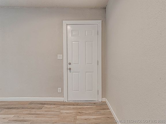 5th image of 4840 S 35th Ave W