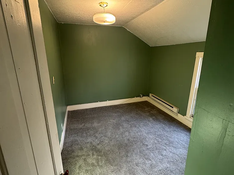 58 Caledonia St NE — Photo 16
