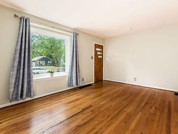 5th image of 360 E Jeffrey Pl