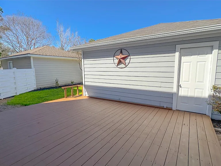 9923 Farrell Dr — Photo 32